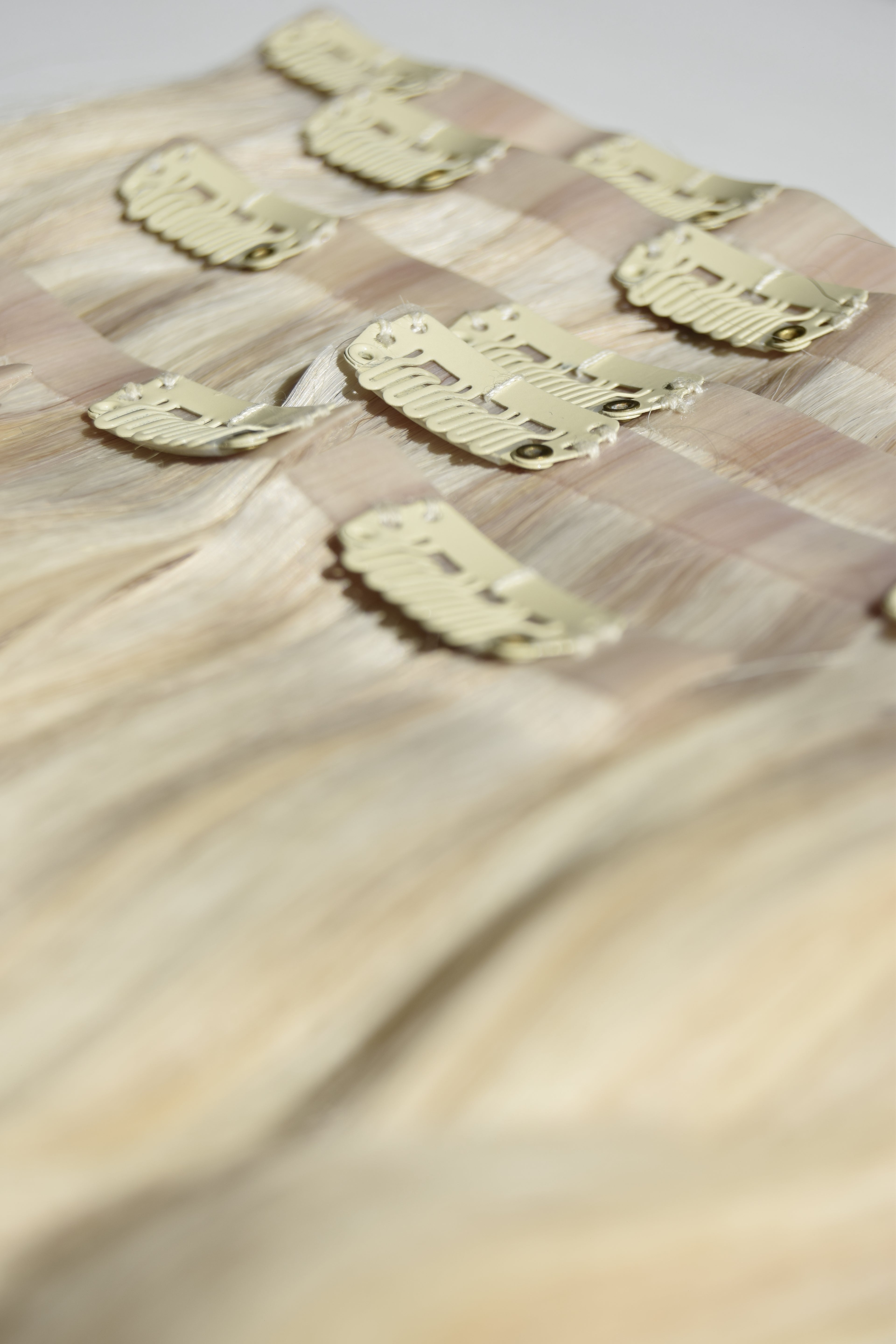 MATU NOMA - 45 cm,  #613+#PLA - CLIP-IN dabīgo matu komplekts ar sprādzēm