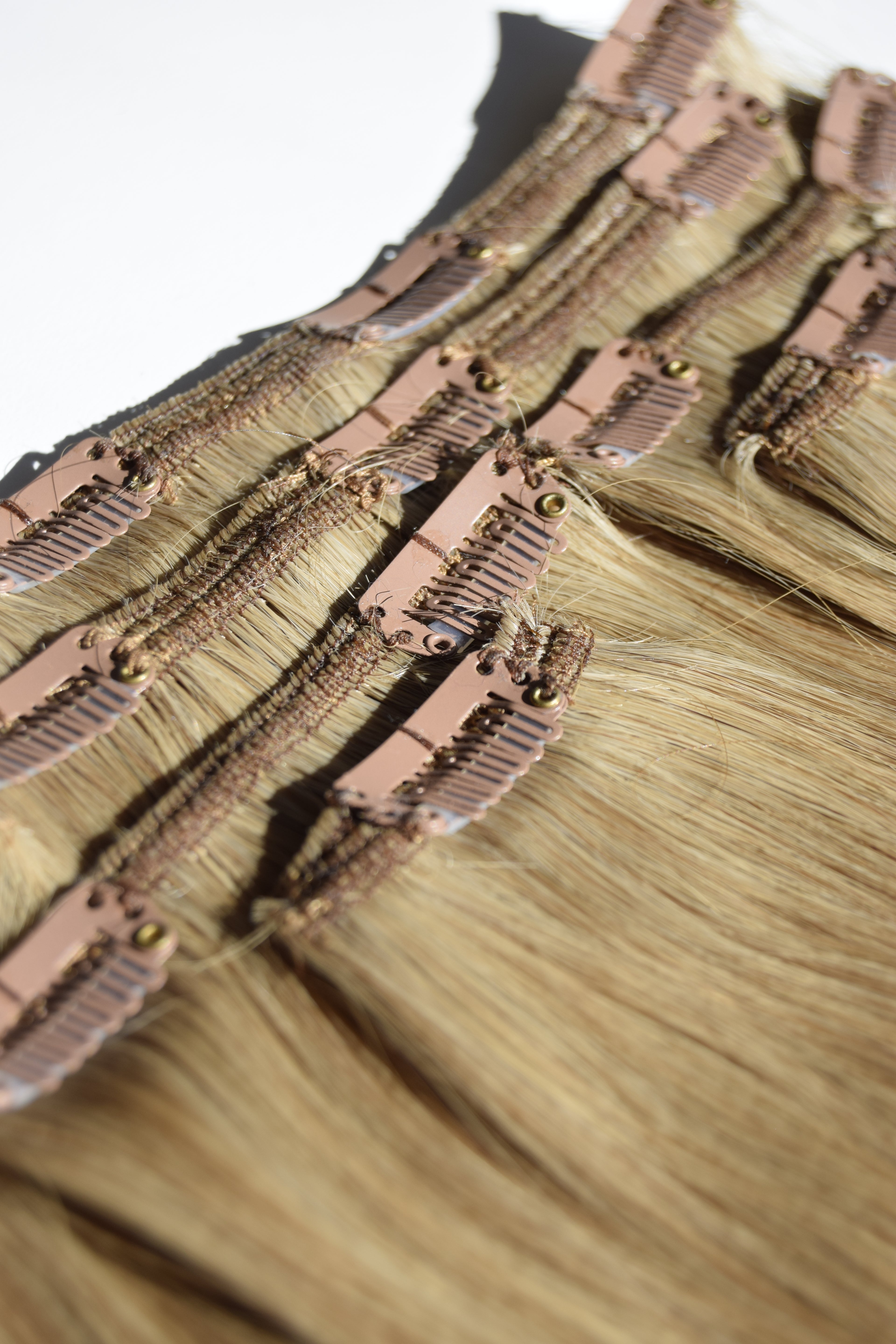 MATU NOMA - 40 cm,  #6.2 - CLIP-IN dabīgo matu komplekts ar sprādzēm