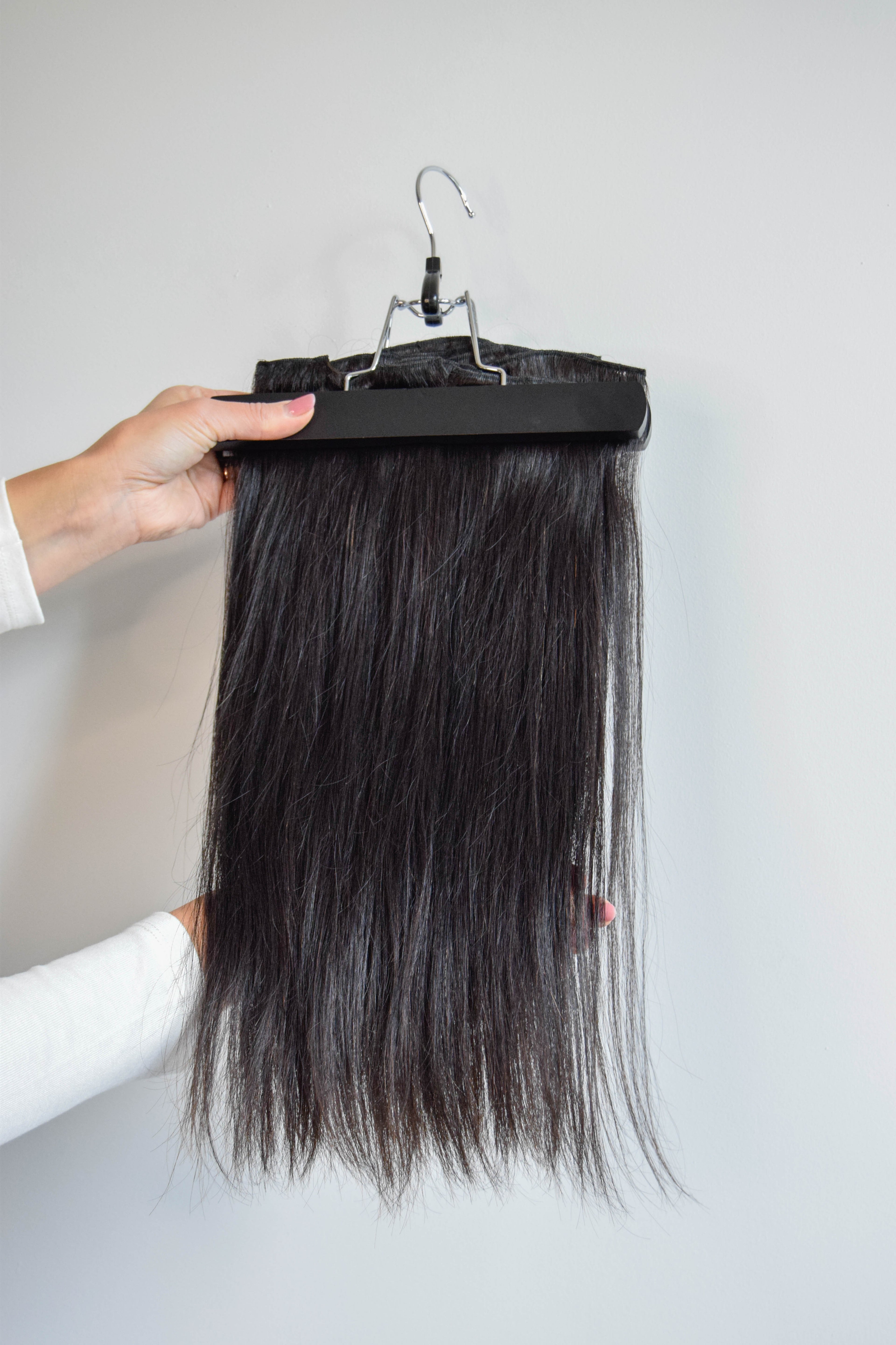 Dabīgie ( CLIP IN ) mati uz sprādzēm #1B - 40cm